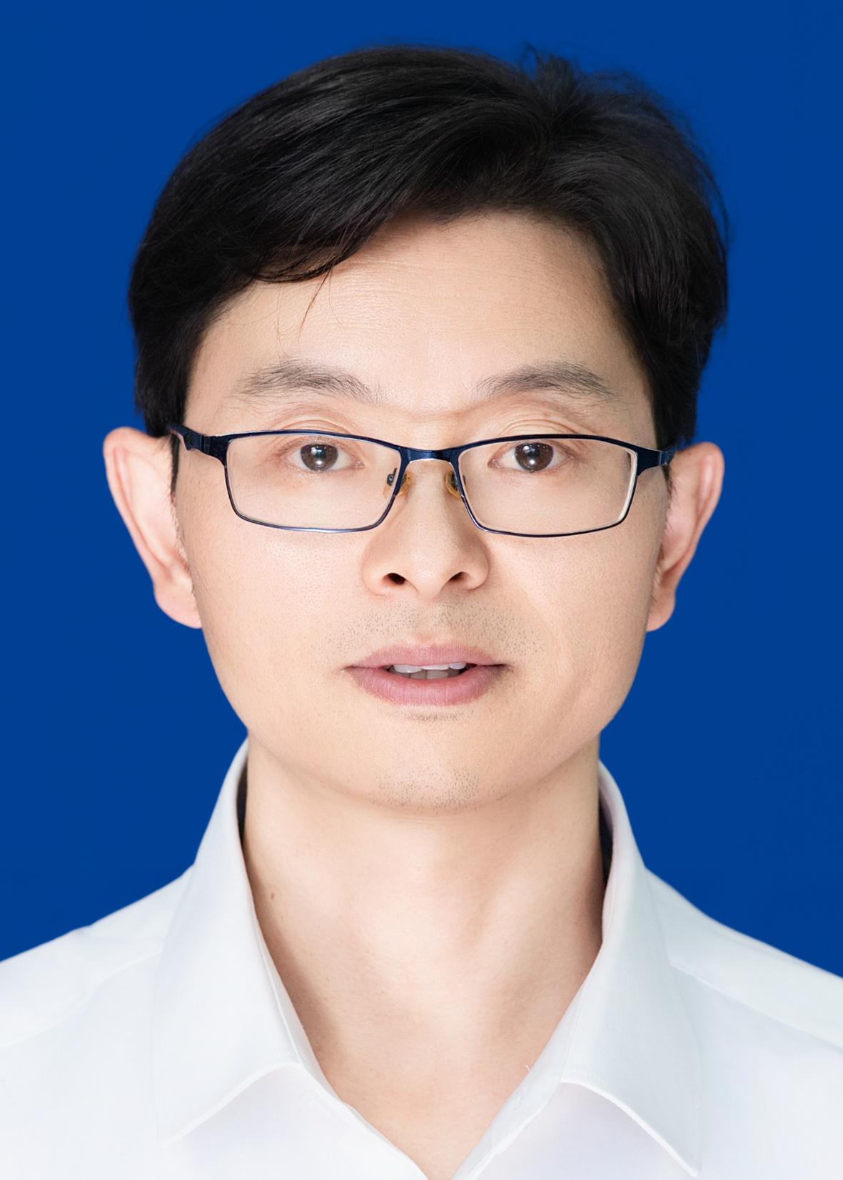 龙卧云.jpg